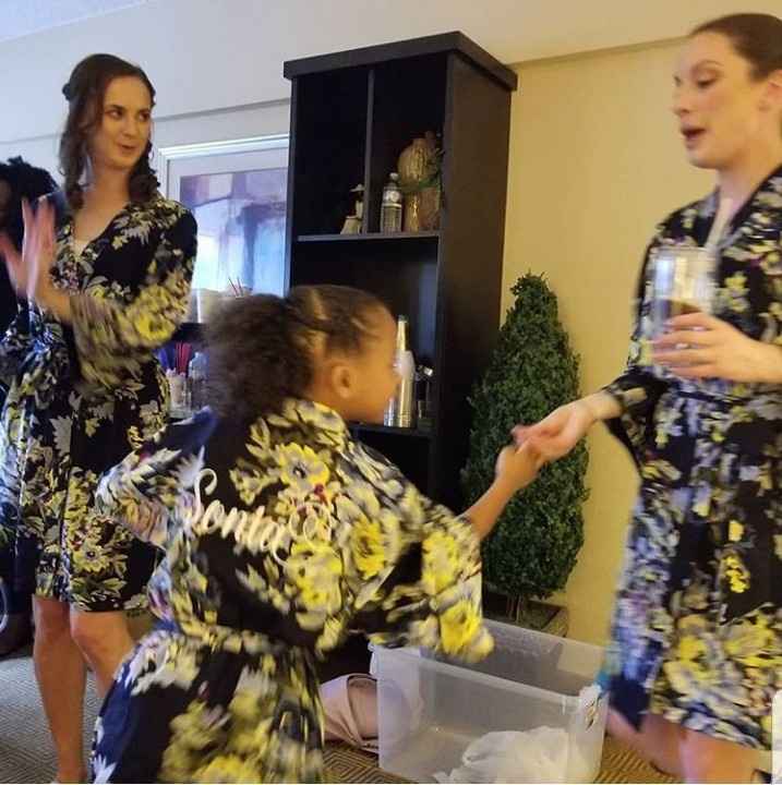 my niece sprinting around the room while we get ready lololol