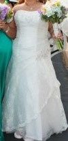 i just realized that i bought the same dress as Fh's sister in law had for her wedding 6 years ago! 1
