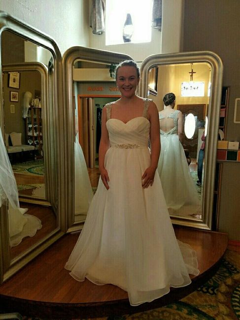 I wanna see your wedding dress!