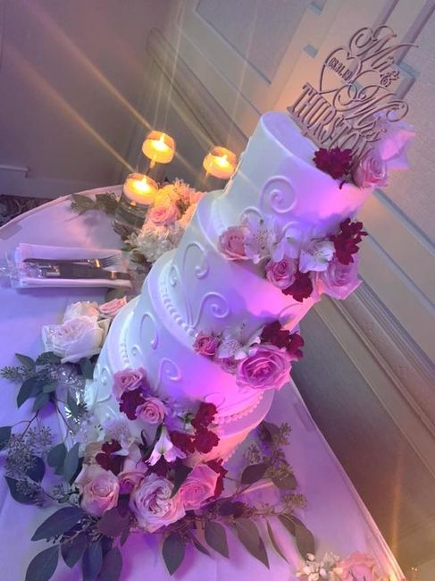 Cake with real flowers