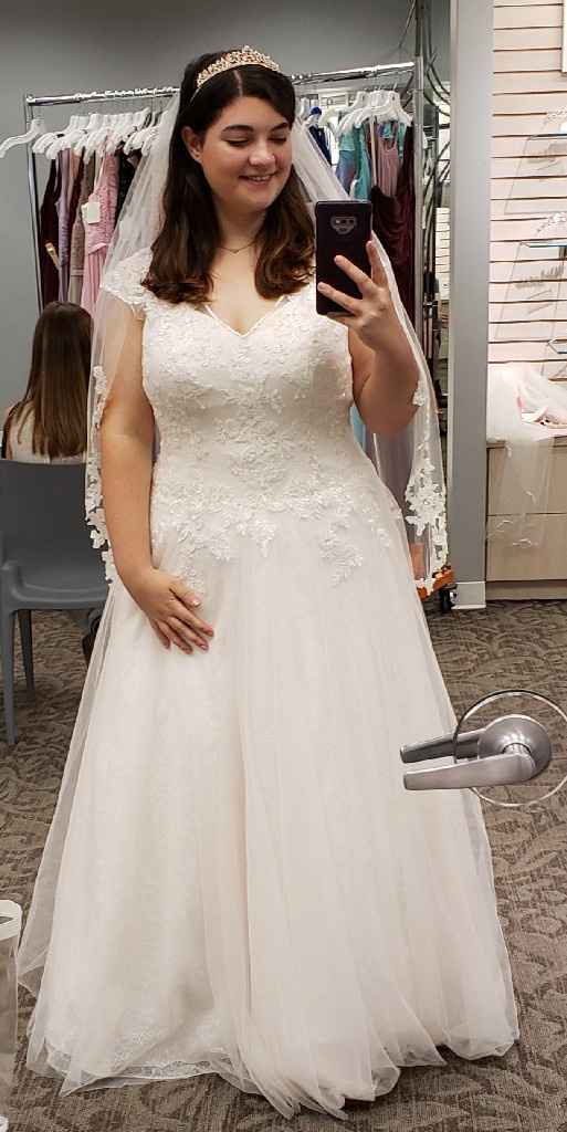Show me your venue and dress! - 2