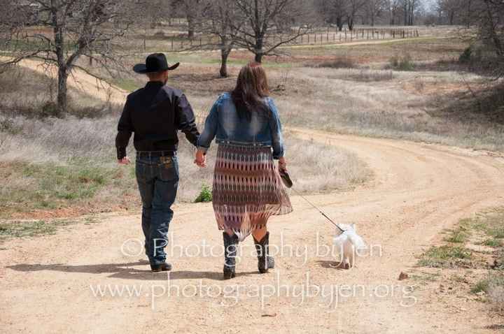 Show me your engagement photos!! :)