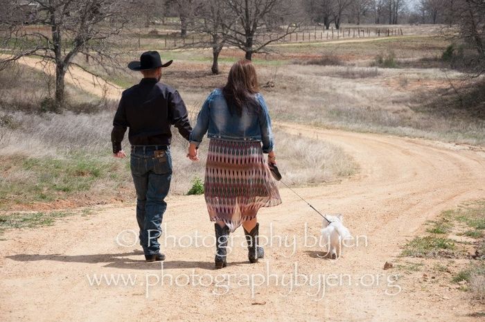 Show me your engagement photos!! :)
