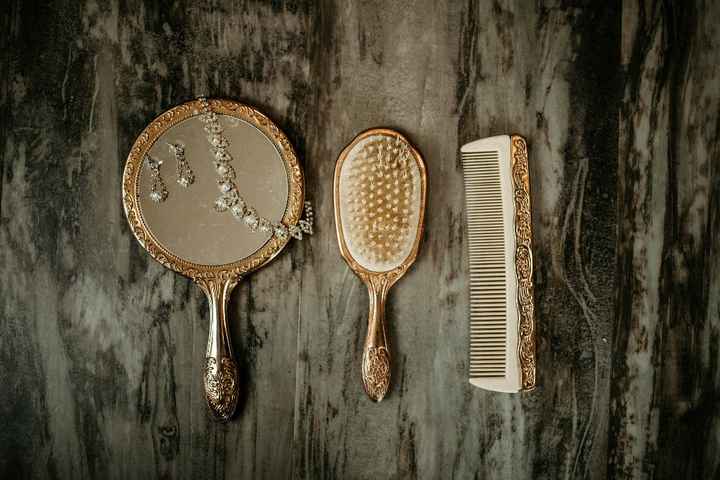 The mirror, brush and comb that belonged to my great grandmother