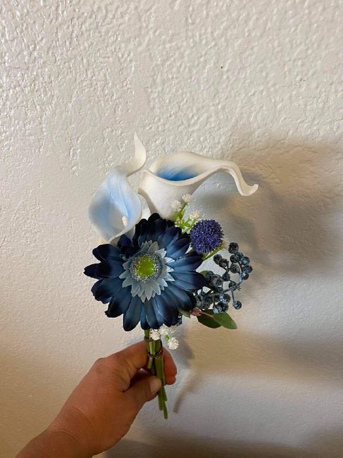 My bouquet is almost done. It's so pretty, i cried! 2