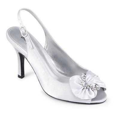 shoes with heels 3" or 2"