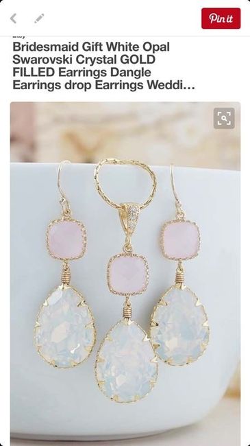 which bridesmaid jewelry should I get for bridesmaids??