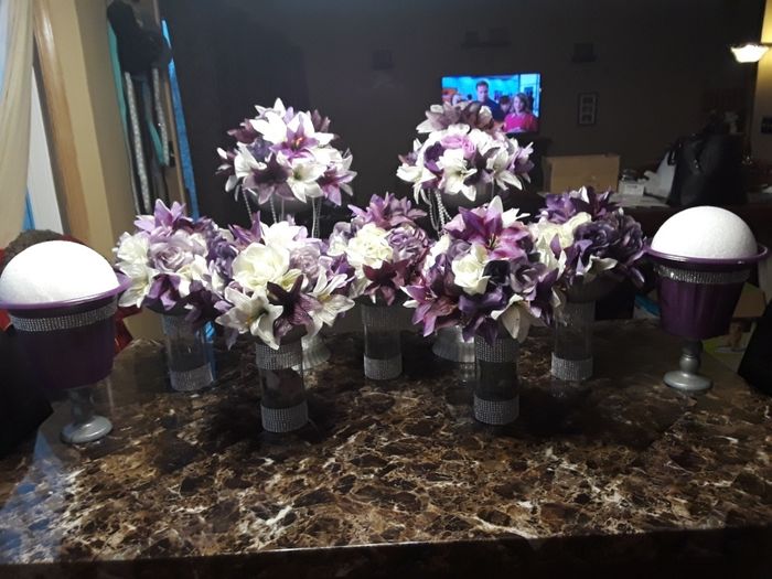 Who here is DIYing their centerpieces? - 4