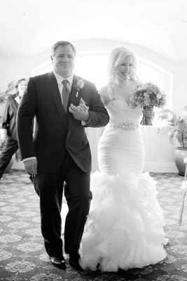 May I see your wedding portraits? (For those who are already married)