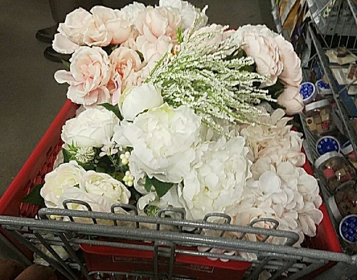Who here is DIYing their centerpieces? - 3