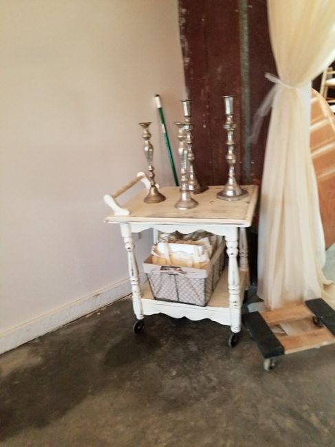 How do you keep your vintage wedding away from rustic? - 1