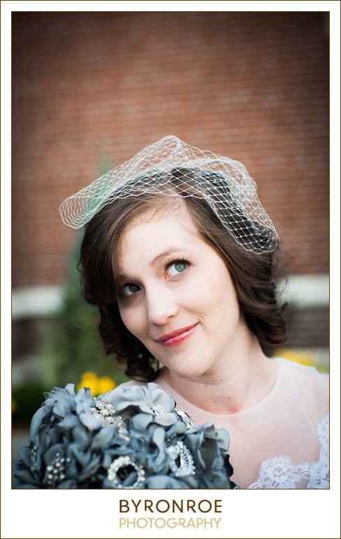 I'm married and have some wedding photos....come see!!