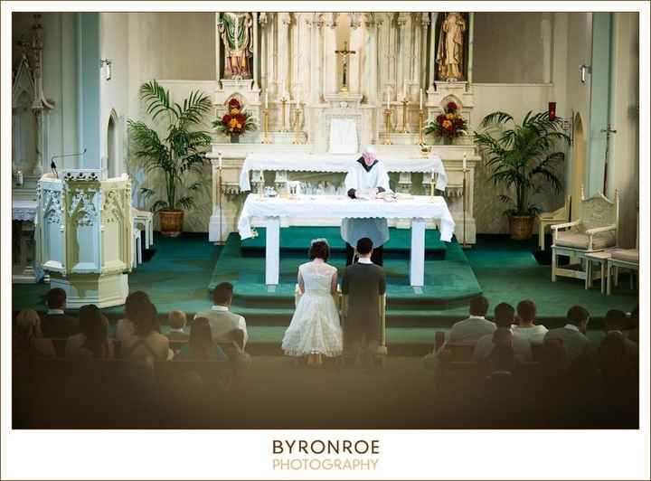 I'm married and have some wedding photos....come see!!