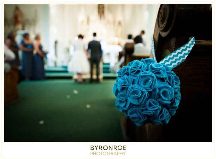 I'm married and have some wedding photos....come see!!