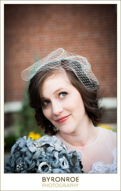 I'm married and have some wedding photos....come see!!