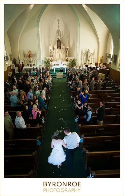 I'm married and have some wedding photos....come see!!