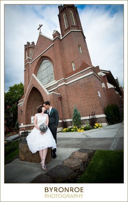 I'm married and have some wedding photos....come see!!