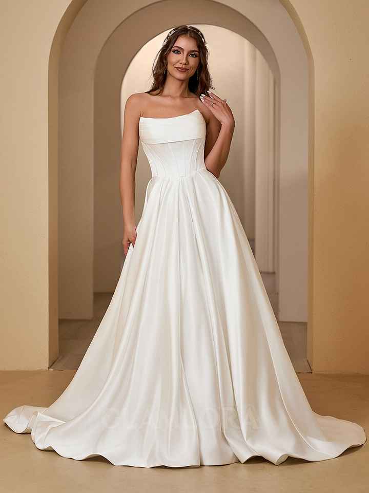 The dress is chosen, what jewelry would you pair with it? - 1