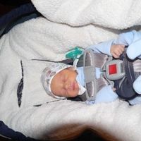 BR: To WW mommies ~ what goes into the baby (and mommy) bag when it's time to go the hospital?