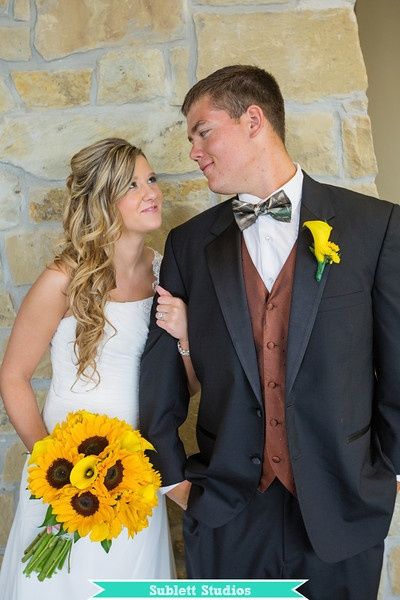 I'm FINALLY back and married (a little late). Pro Pics!!!