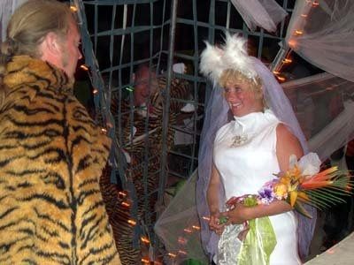 WW Wedding Flashbacks! Share your pics, vets! ;) *PICS*