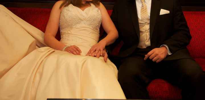 Plus sized brides - show off your dress!