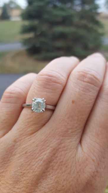 E-rings w/ small center stones