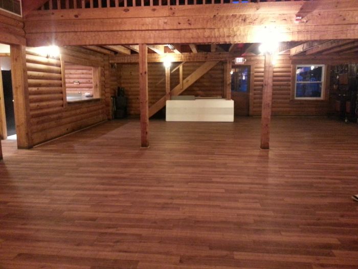 help! im decorating challenged.