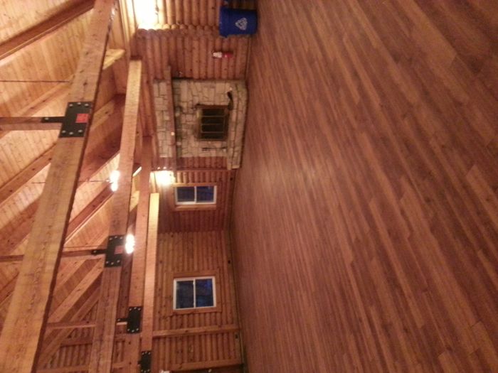 help! im decorating challenged.