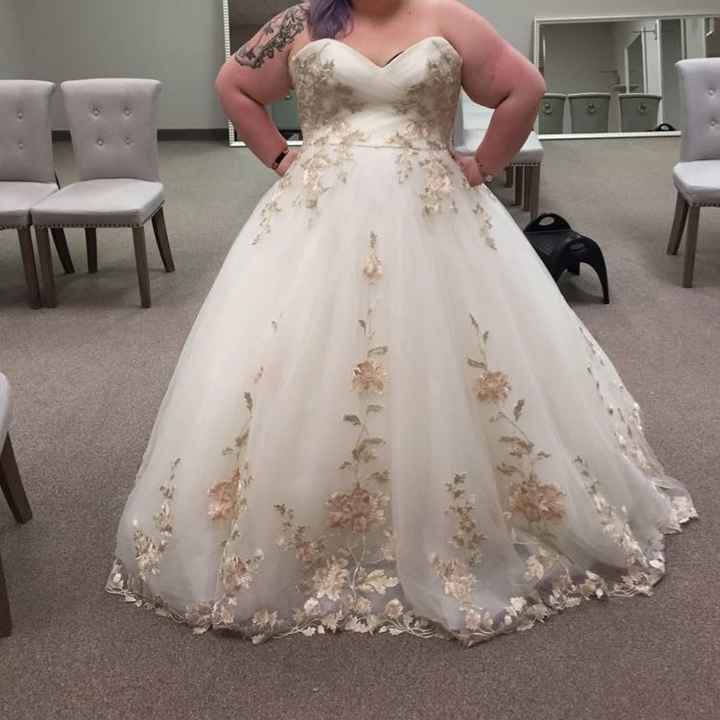 I wanna see your wedding dress!