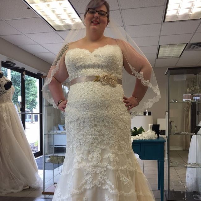 I wanna see your wedding dress!