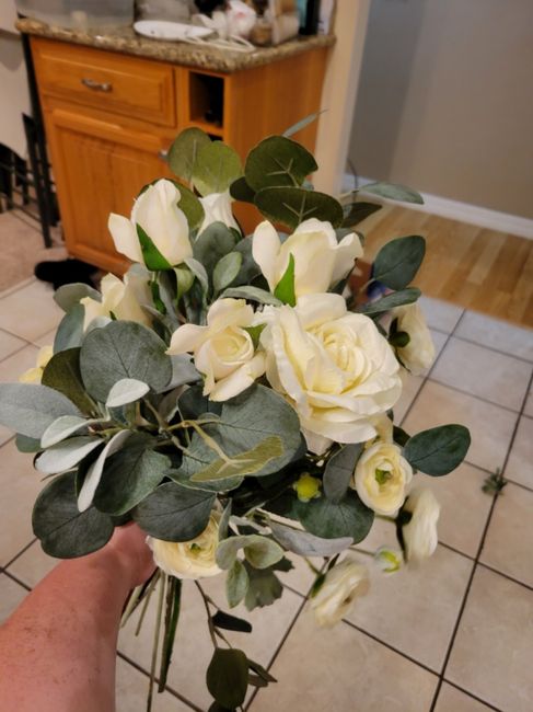 Spam me with all your bouquet photos!!! 5