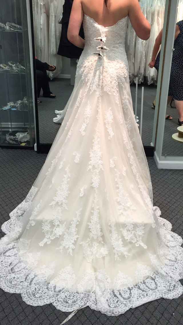 Found my dress!  *Pics*