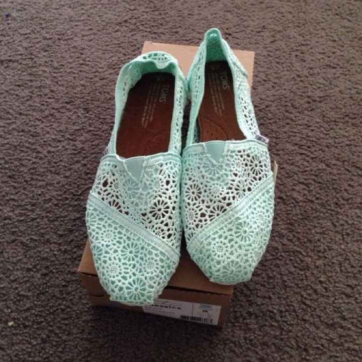 Show off your shoes ladies.