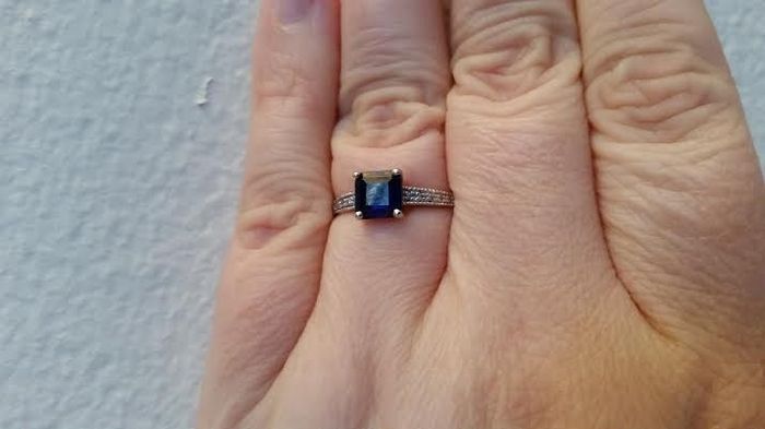 SPINOFF: Whether you like your engagement ring or not, let's see them!
