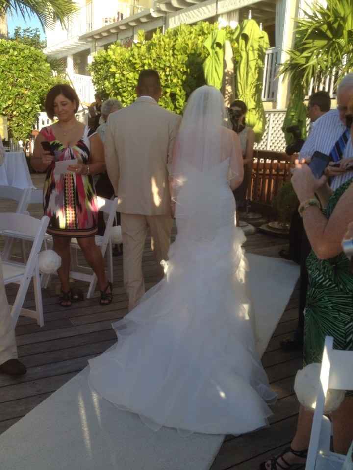 What kind of dress for a beach wedding??