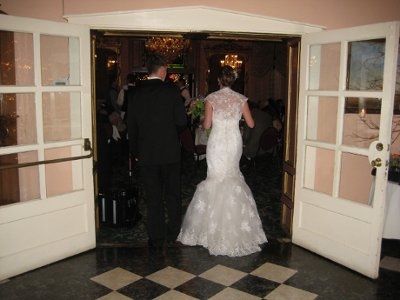 Help please, Pics included..Yes to the Dress & not style I thought I wanted. Any ladies have this ex