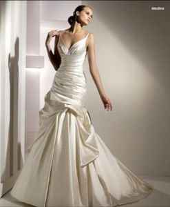 Seeking your HELP :-) Wedding gown