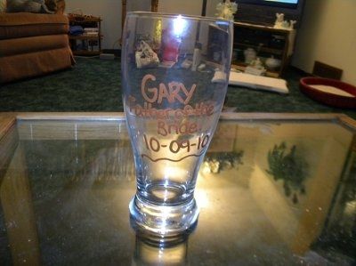 If you're someone who is buying glasses&mugs for your wedding partyy...