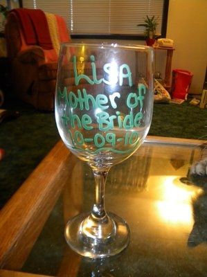 If you're someone who is buying glasses&mugs for your wedding partyy...