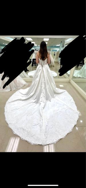 What length veil would you wear with this dress? 1