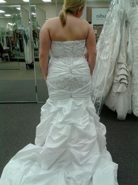 Do you really have to LOVE your dress..IJS..