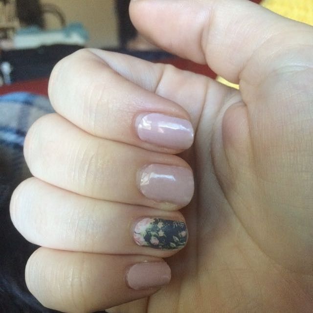 Of course I'd mess up my nail less than a week before the frickin wedding.