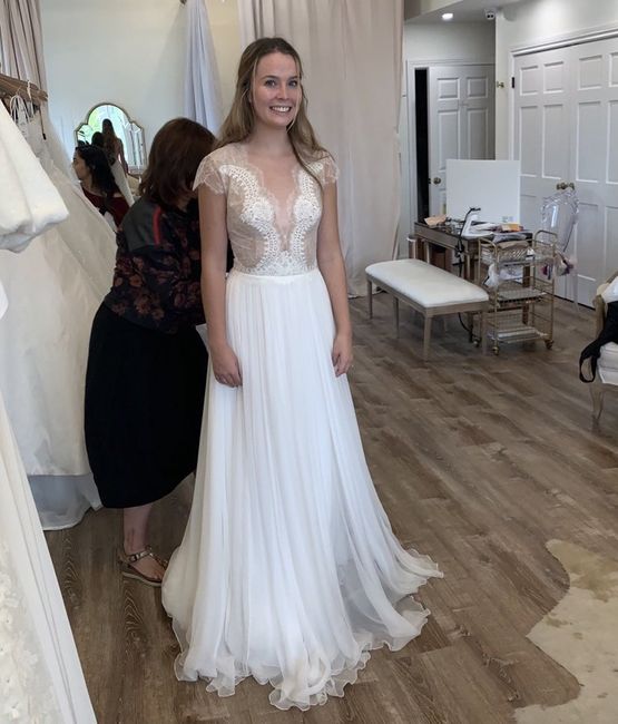 Would love to see your dresses!! 12