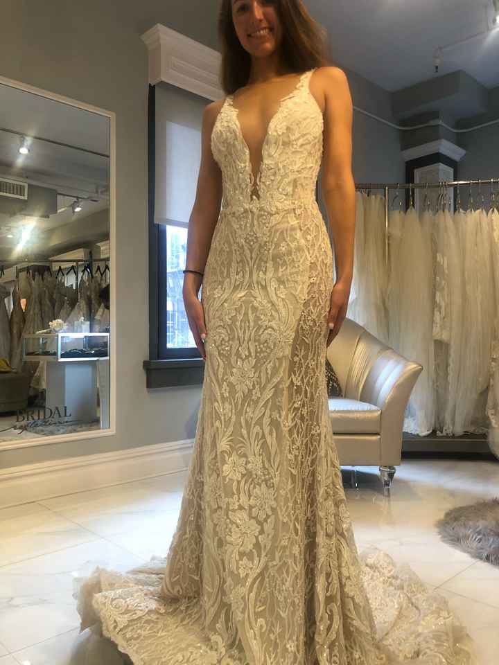Dress clash with venue? - 1