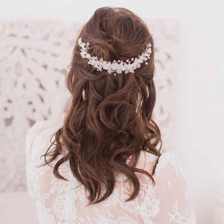 Opinions on acessories/hair/veil or no veil