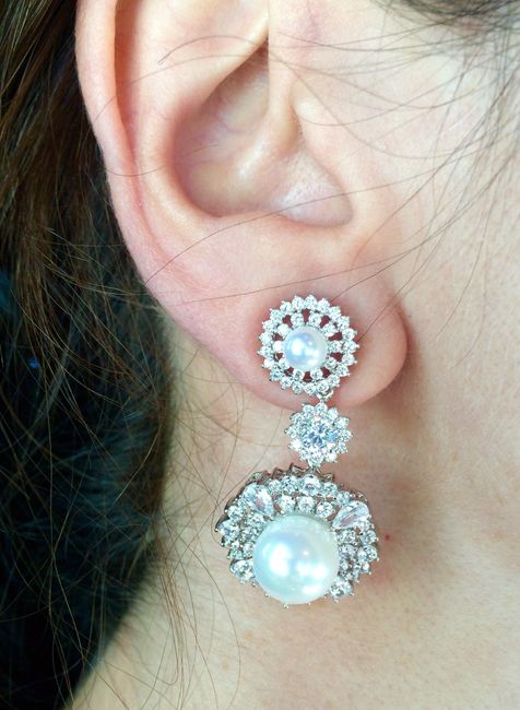 Help me choose earrings please?