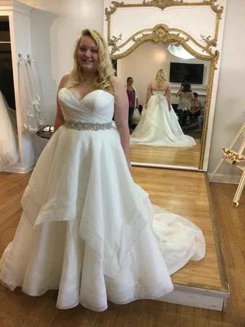 Help me decide on my dress!!