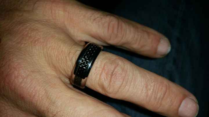 What types of metal is your fiance(e)s wedding band?