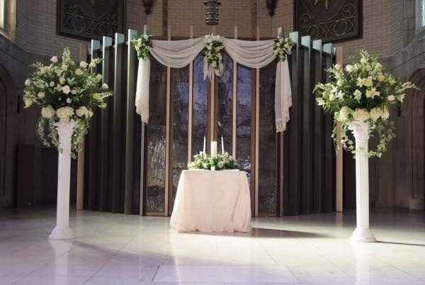 Renting ceremony flower arrangements in St. Louis area
